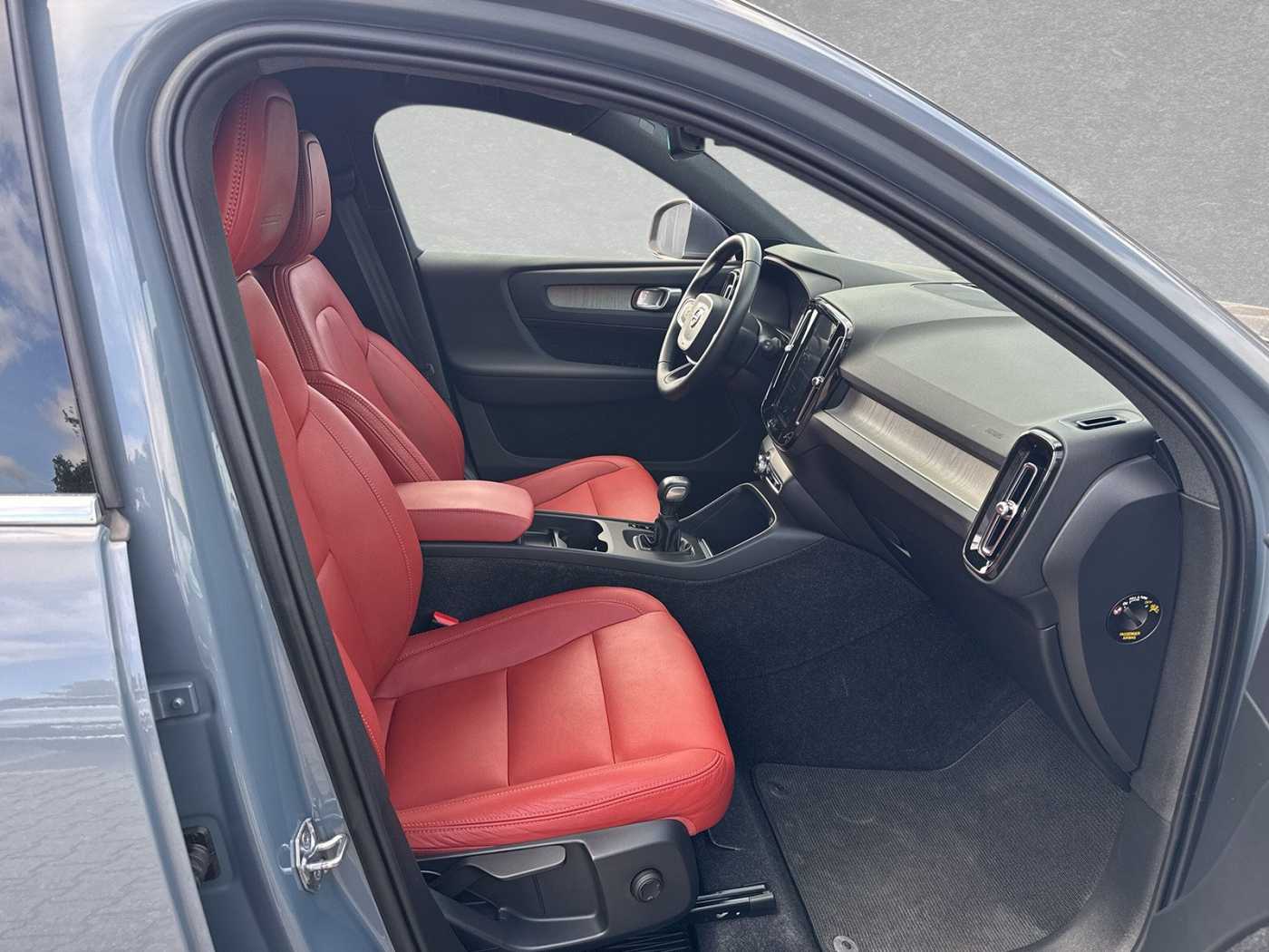 Volvo  XC40