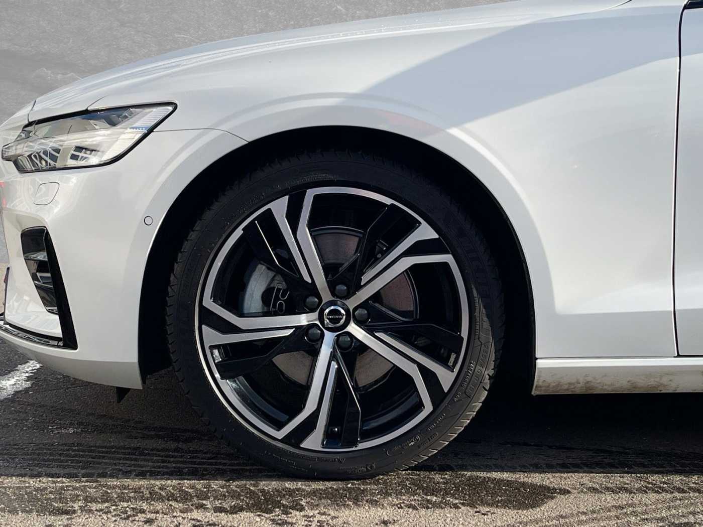 Volvo  Dark
