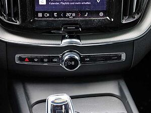 Volvo  Plus Dark