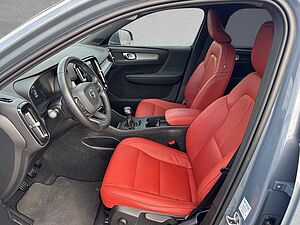 Volvo  XC40