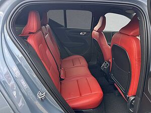 Volvo  XC40