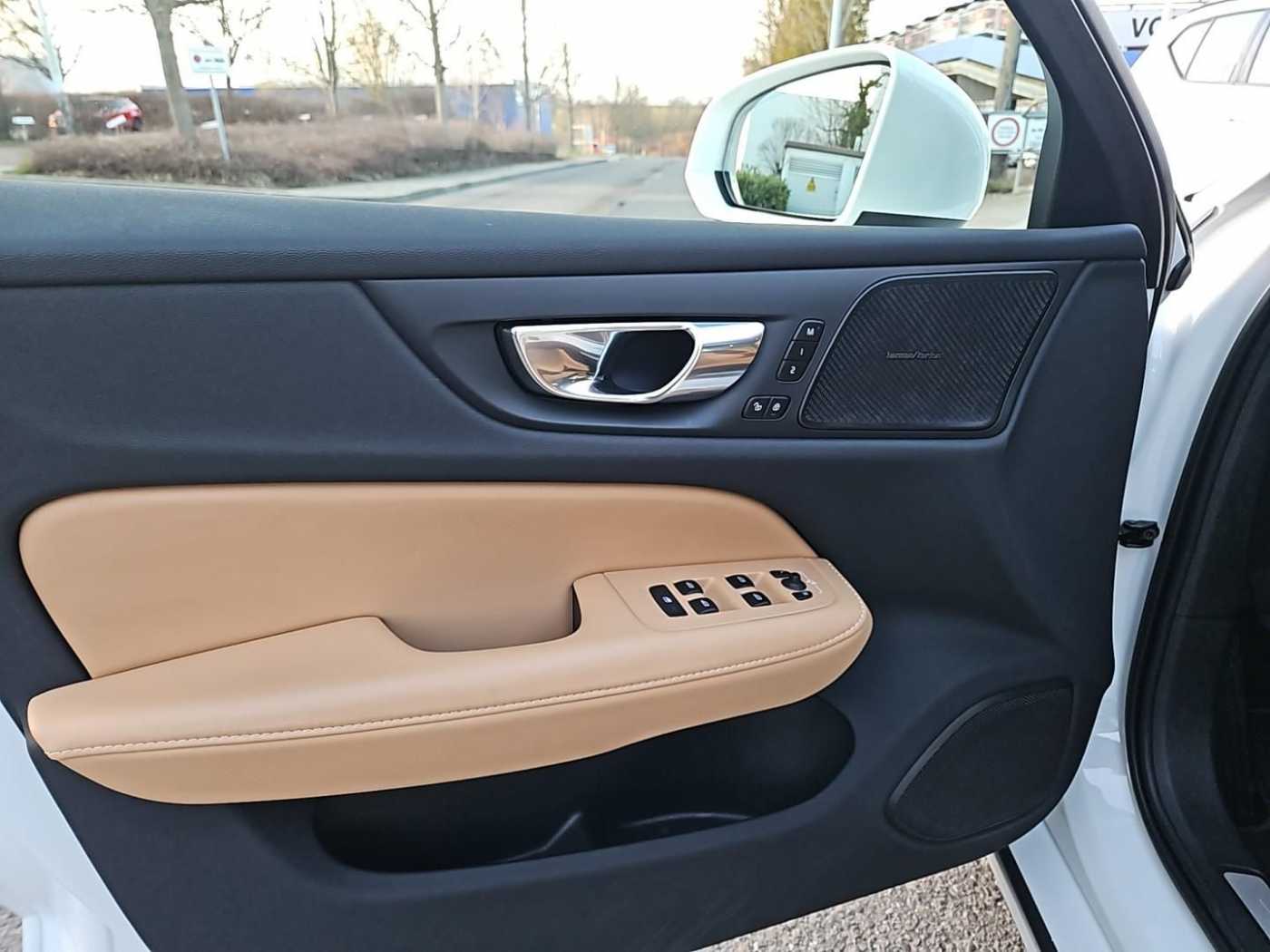 Volvo  T6 AWD Inscription AHZV/Head-Up/ Panorama