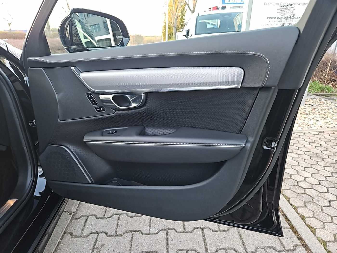 Volvo  T6 AWD Plus Dark ( R-Design) 18,8 KW/h