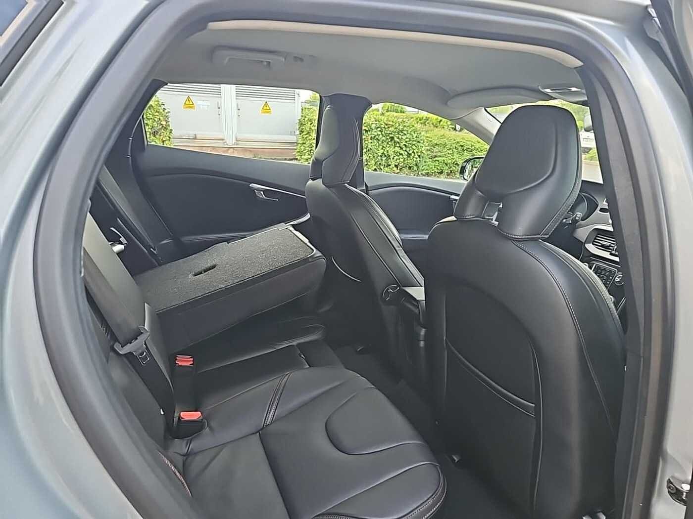 Volvo  CC D3 Momentum Pro