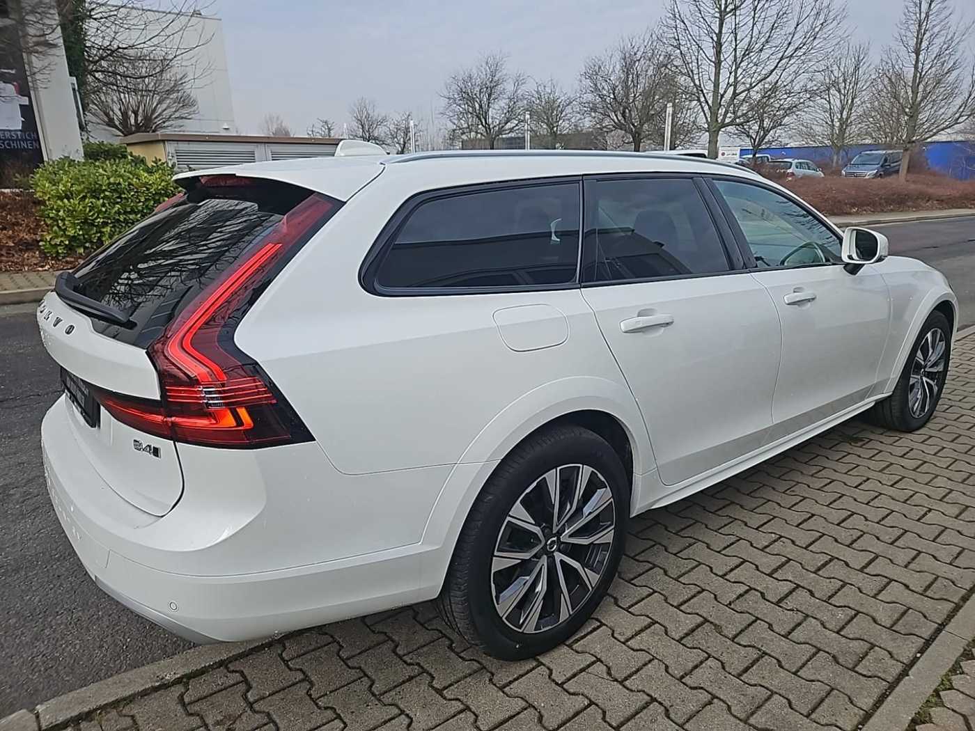 Volvo  B4 CC AWD Plus Four-C /Standhzg.