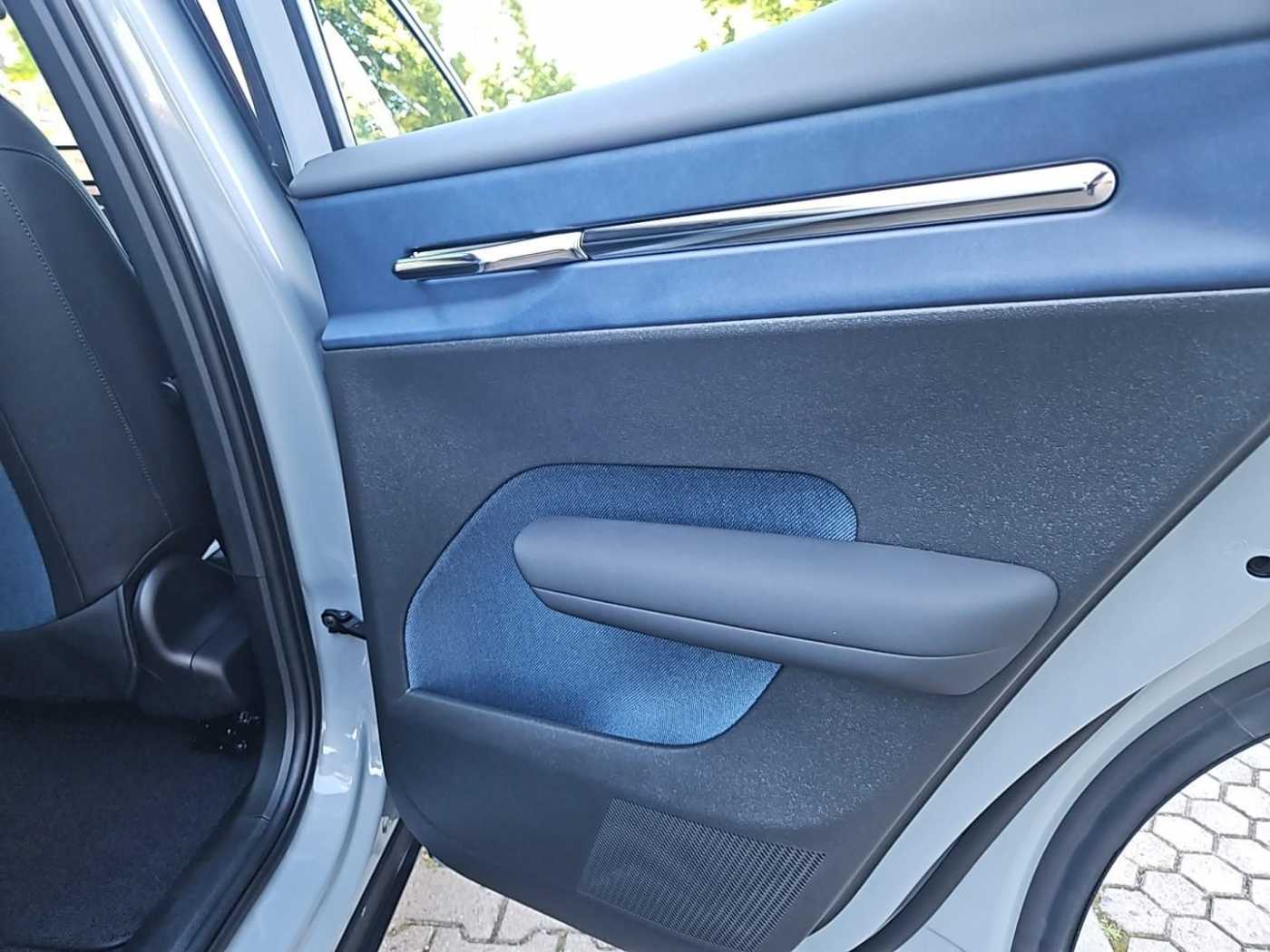 Volvo  Ultra Single Motor Extended Range RWD