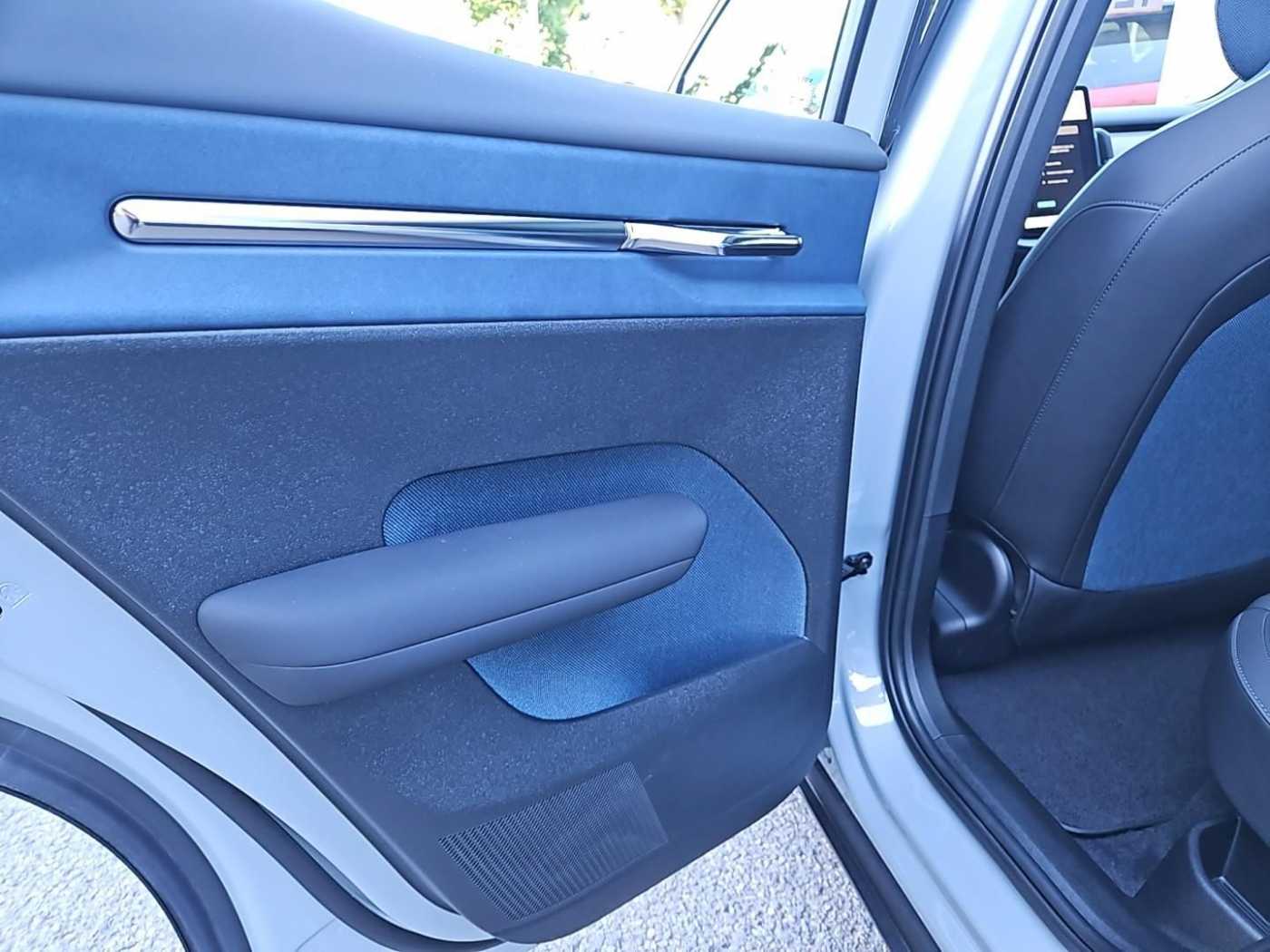 Volvo  Ultra Single Motor Extended Range RWD