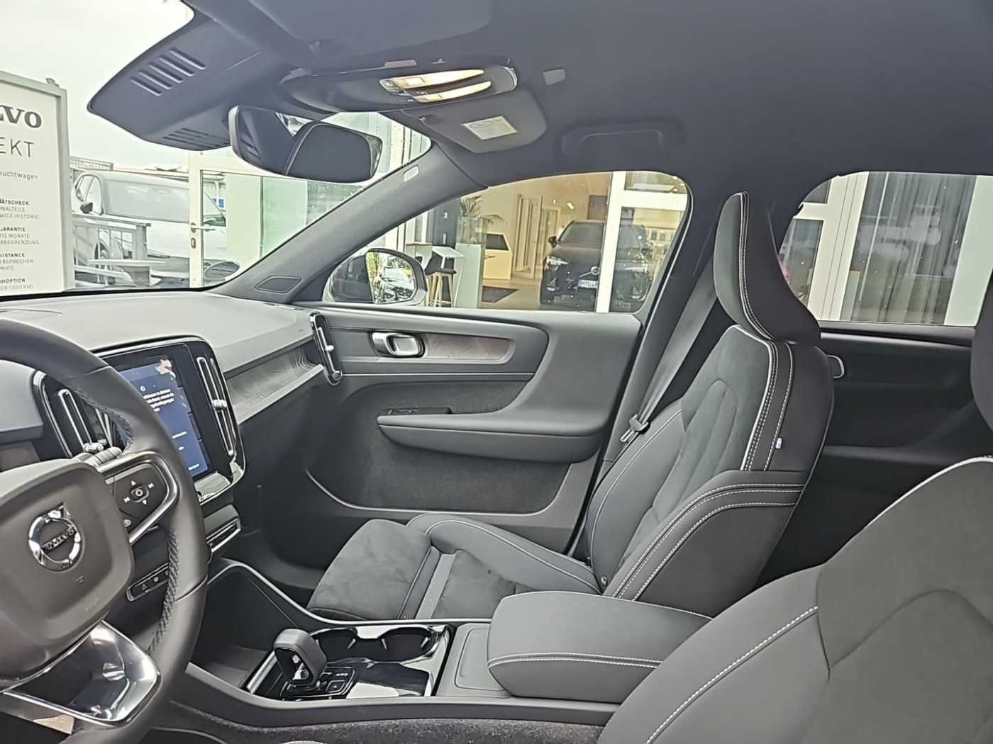 Volvo  Core Recharge Pure Electric SK219