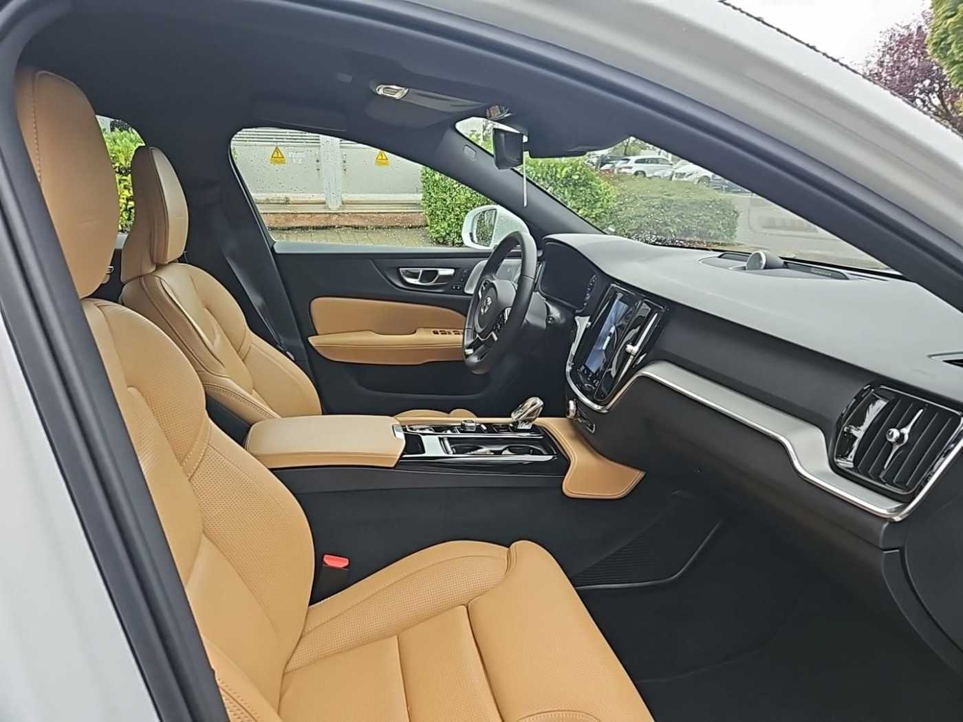 Volvo  T6 AWD Inscription Plug-In SK124