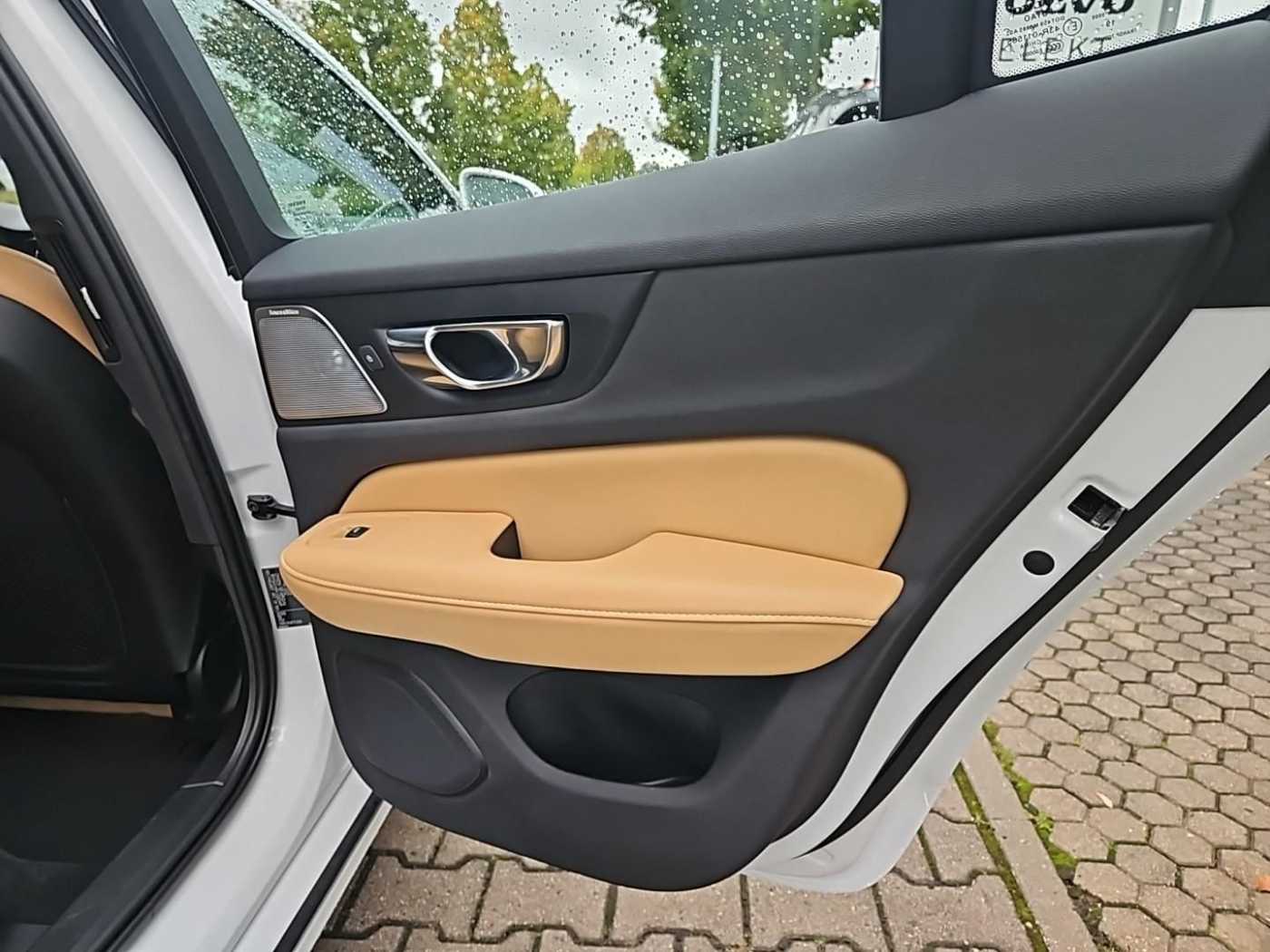 Volvo  T6 AWD Inscription Plug-In SK124