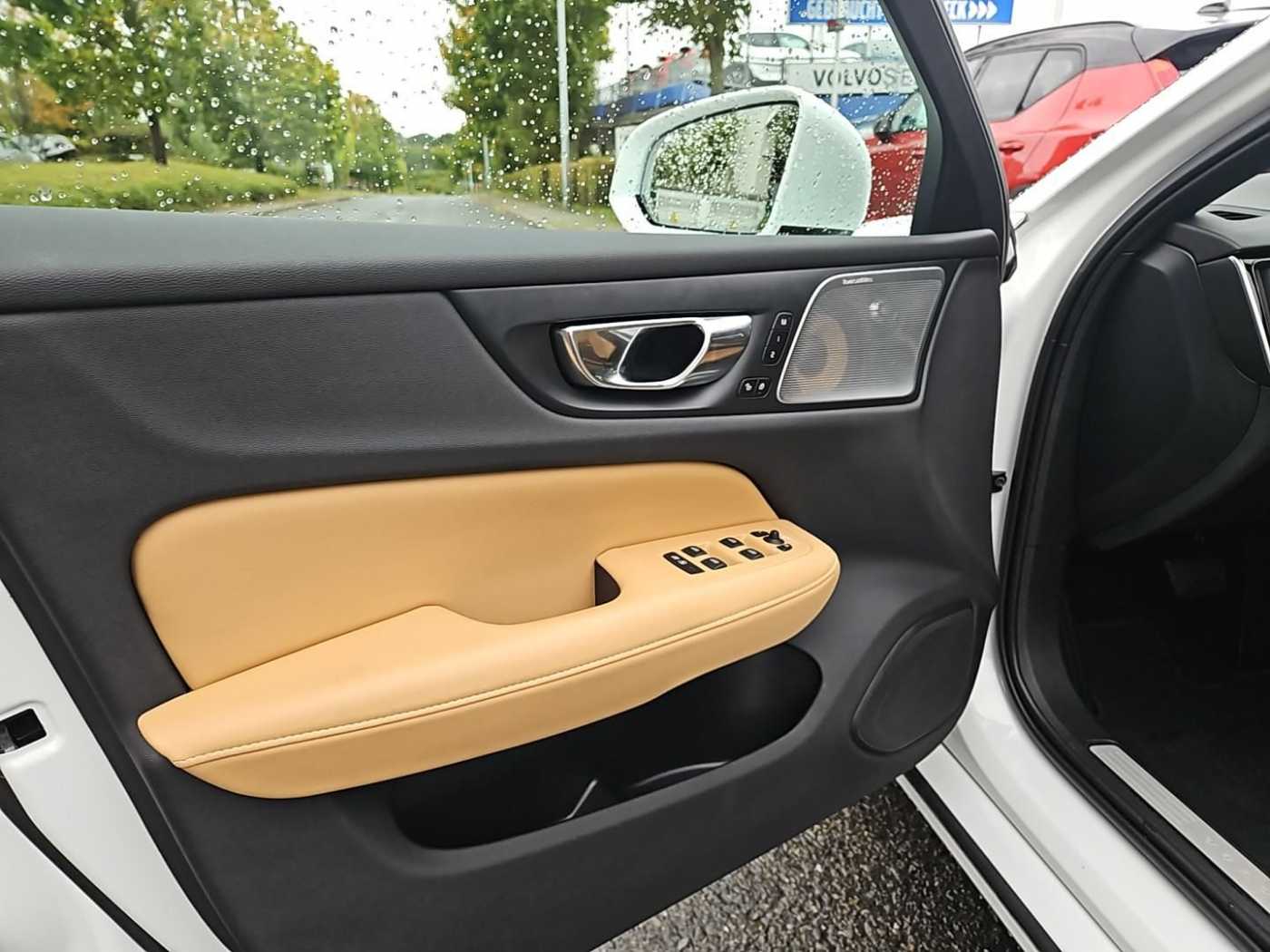 Volvo  T6 AWD Inscription Plug-In SK124