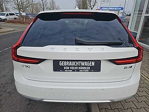 Volvo  B4 CC AWD Plus Four-C / Standhzg. 0,99 Zins!