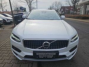 Volvo  B4 CC AWD Plus Four-C / Standhzg. 0,99 Zins!