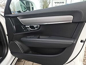 Volvo  B4 CC AWD Plus Four-C / Standhzg. 0,99 Zins!