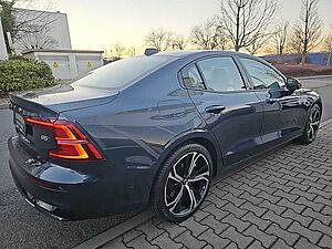 Volvo  B5 AWD Ultimate Dark Standhzg/Akustik-Glas