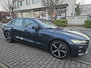 Volvo  B5 AWD Ultimate Dark Standhzg/Akustik-Glas