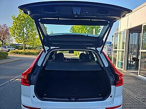 Volvo  B4 Momentum Pro / Anhängerkupplung