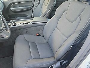 Volvo  B4 Momentum Pro / Anhängerkupplung