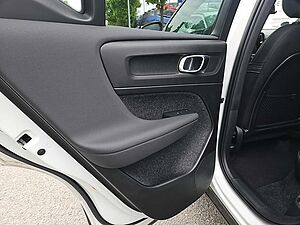 Volvo  AWD Plus Recharge Pure Electric