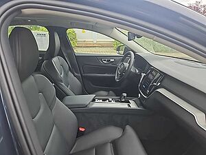 Volvo  B4 Plus Dark  Standhzg / Glasdach/360 Grad