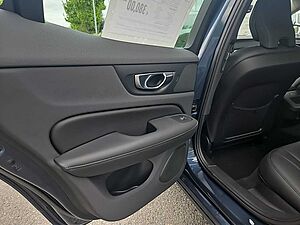 Volvo  B4 Plus Dark  Standhzg / Glasdach/360 Grad