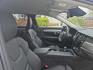 Volvo  B4 CC AWD Plus Four-C /Standhzg.