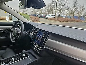 Volvo  B4 CC AWD Plus Four-C /Standhzg.