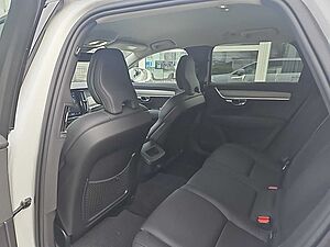 Volvo  B4 CC AWD Plus Four-C /Standhzg.