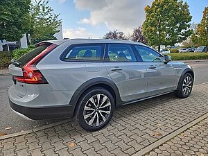 Volvo  B4 CC AWD Plus  SK215