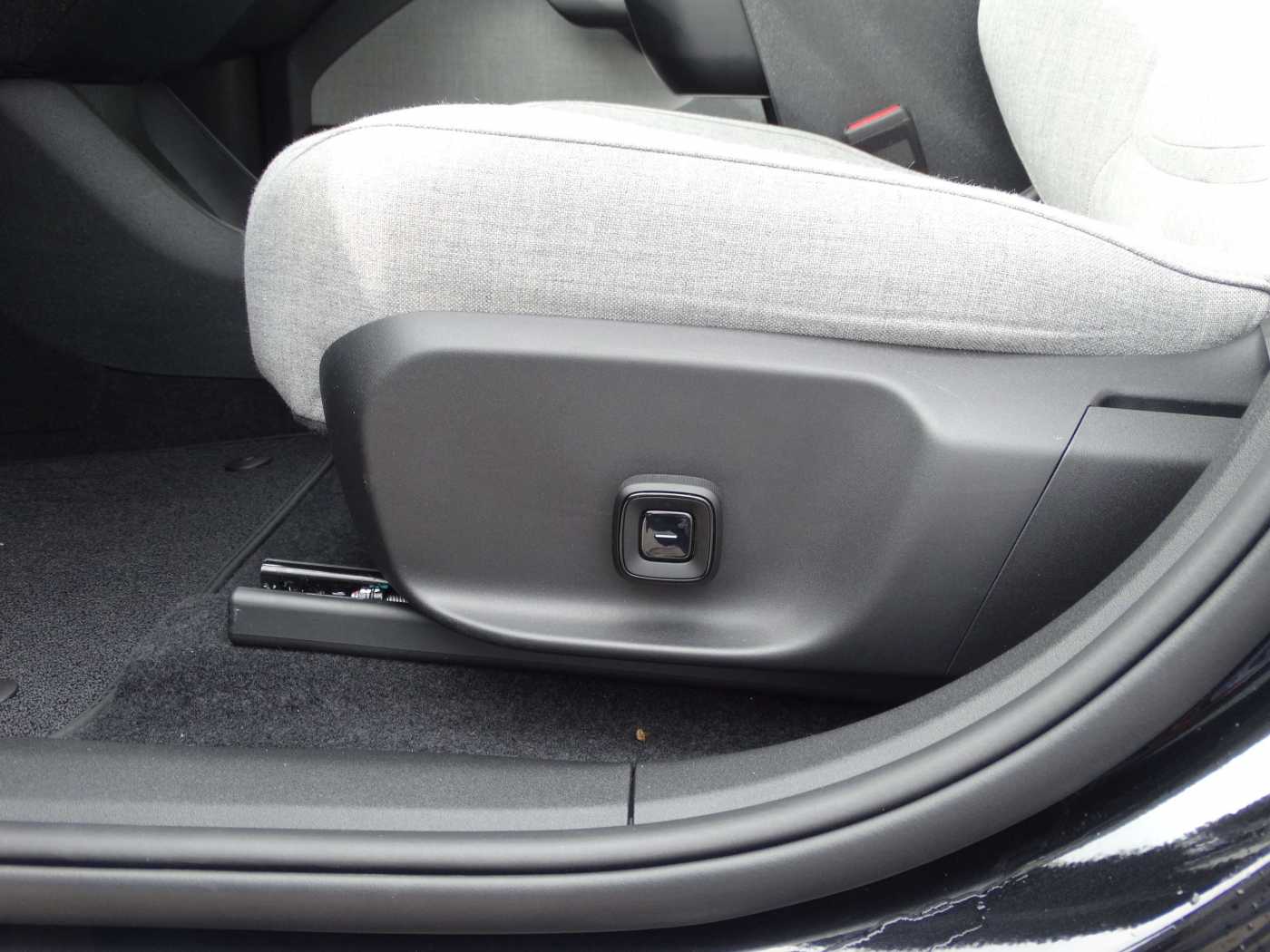 Volvo  Ultra 2WD Pure Electric Extended Range