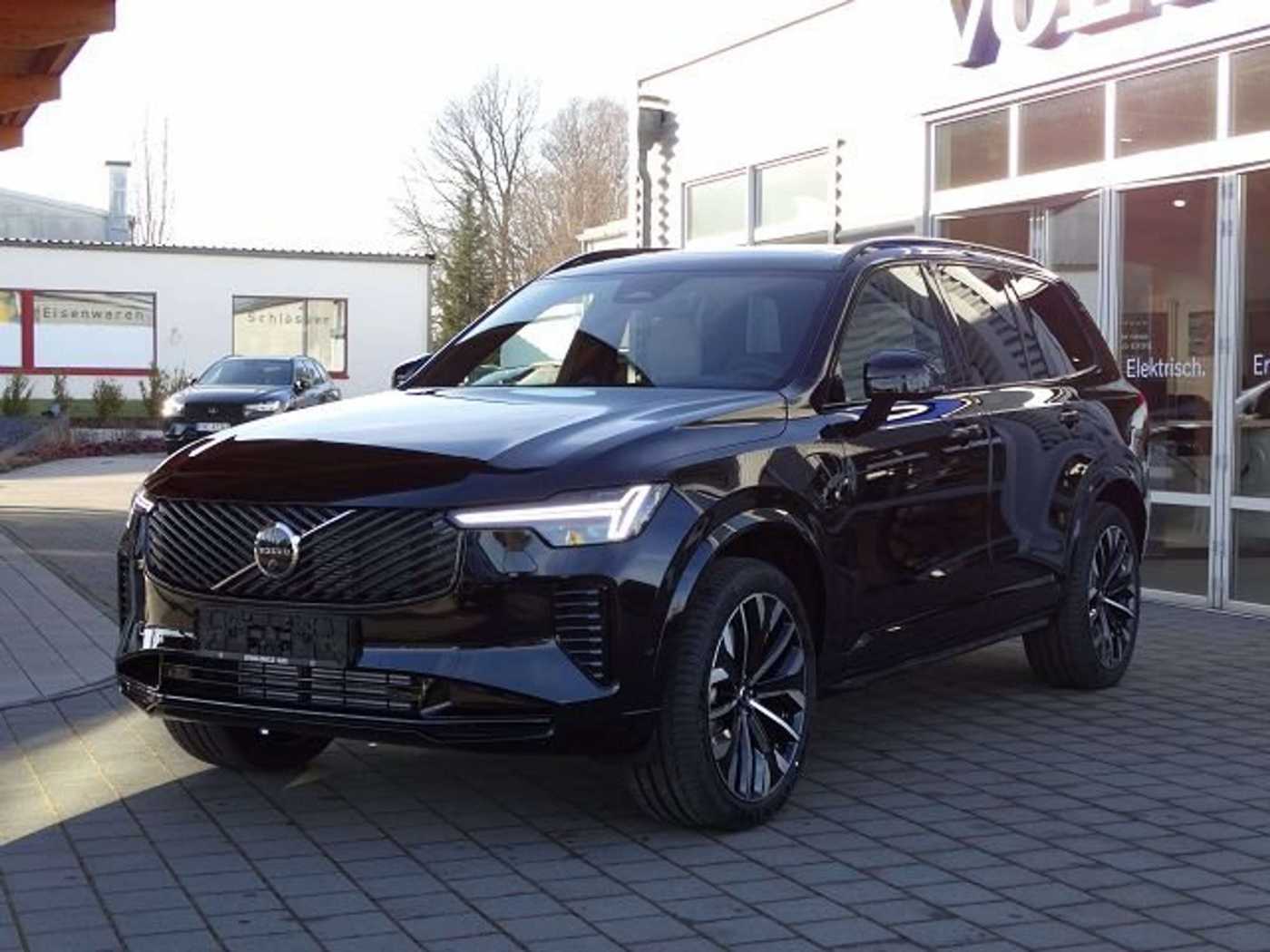 Volvo  T8 AWD Ultra Dark Recharge Plug-In Hybrid