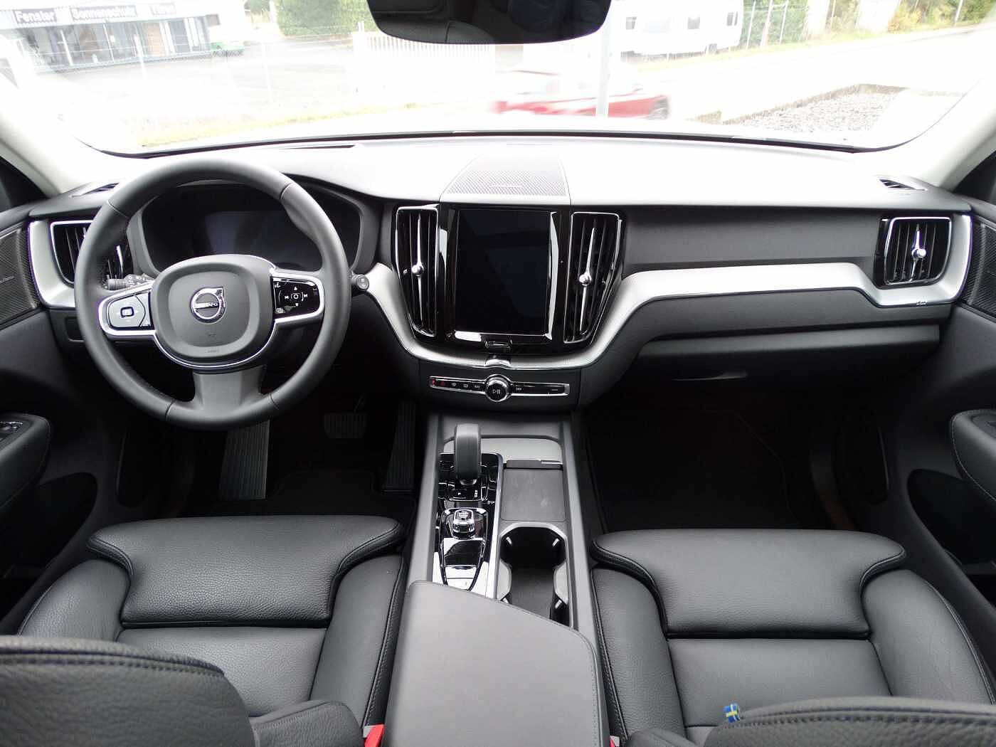 Volvo  Plus Dark Recharge Plug-In Hybrid T6 AWD