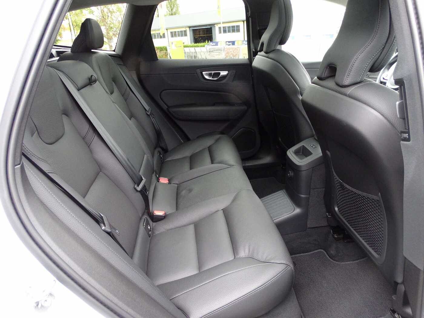 Volvo  Plus Dark Recharge Plug-In Hybrid T6 AWD