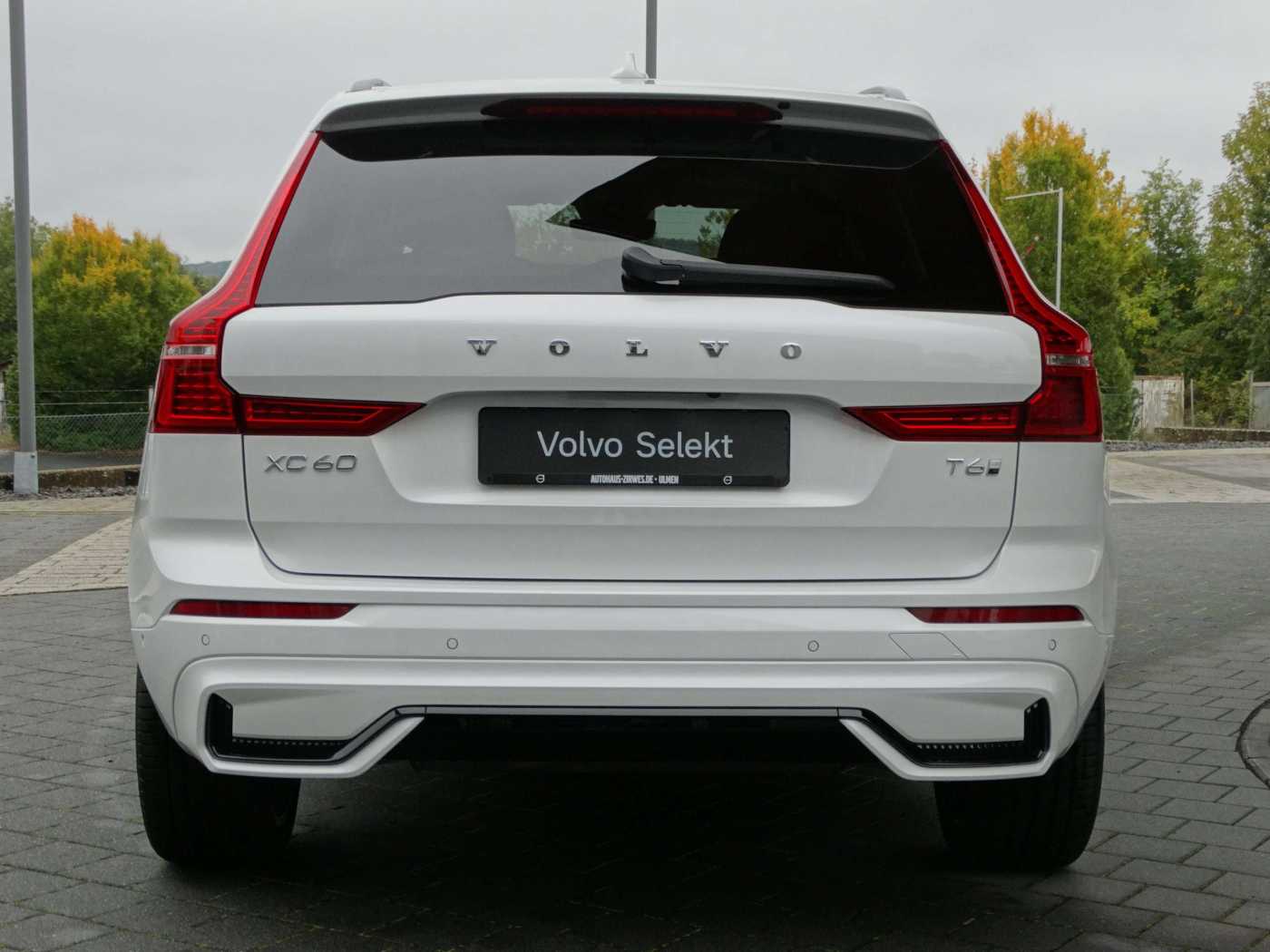 Volvo  Plus Dark Recharge Plug-In Hybrid T6 AWD