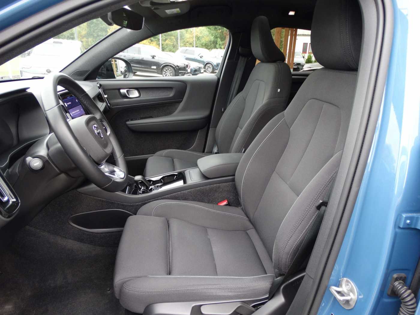 Volvo  Core Recharge Twin Motor Pure Electric AWD