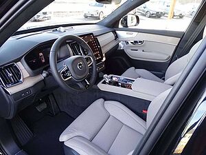 Volvo  T8 AWD Ultra Dark Recharge Plug-In Hybrid