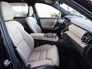 Volvo  T8 AWD Ultra Dark Recharge Plug-In Hybrid