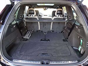 Volvo  T8 AWD Ultra Dark Recharge Plug-In Hybrid
