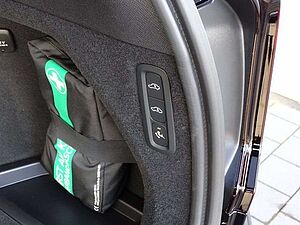 Volvo  T8 AWD Ultra Dark Recharge Plug-In Hybrid