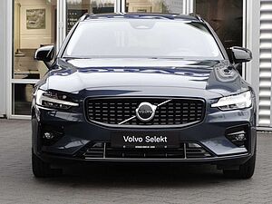 Volvo  B4 Diesel Plus Dark