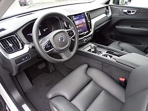 Volvo  Plus Dark Recharge Plug-In Hybrid T6 AWD