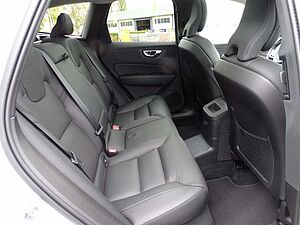 Volvo  Plus Dark Recharge Plug-In Hybrid T6 AWD