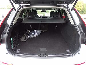 Volvo  Plus Dark Recharge Plug-In Hybrid T6 AWD