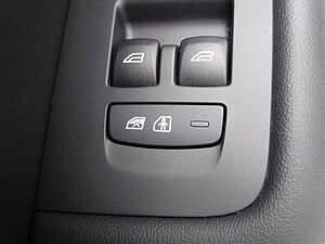 Volvo  Plus Dark Recharge Plug-In Hybrid T6 AWD