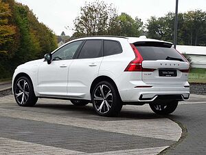 Volvo  Plus Dark Recharge Plug-In Hybrid T6 AWD