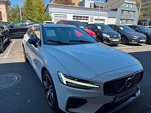 Volvo  Kombi Plus Dark Recharge Plug-In Hybrid AWD
