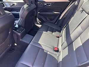 Volvo  Kombi Plus Dark Recharge Plug-In Hybrid AWD