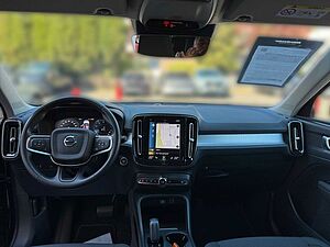 Volvo  XC40 Momentum Pro 2WD