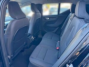 Volvo  XC40 Momentum Pro 2WD