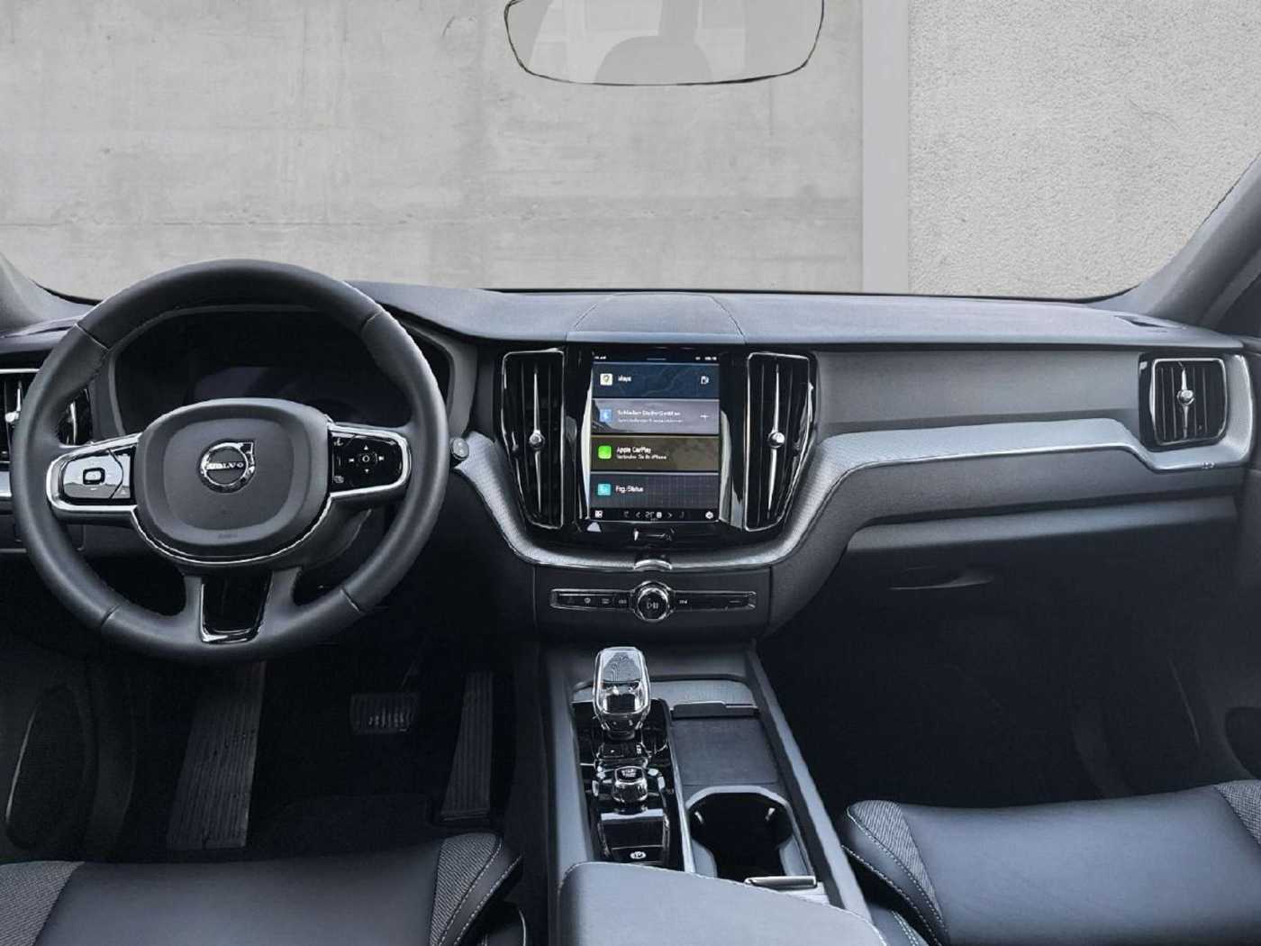 Volvo  Plus Dark 2WD